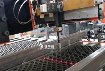 篩網(wǎng)自動焊接機